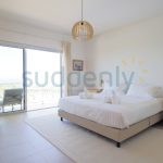 Holiday Rentals in Praia D'El Rey 52