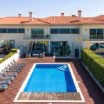 Holiday Rentals in Praia D'El Rey 117