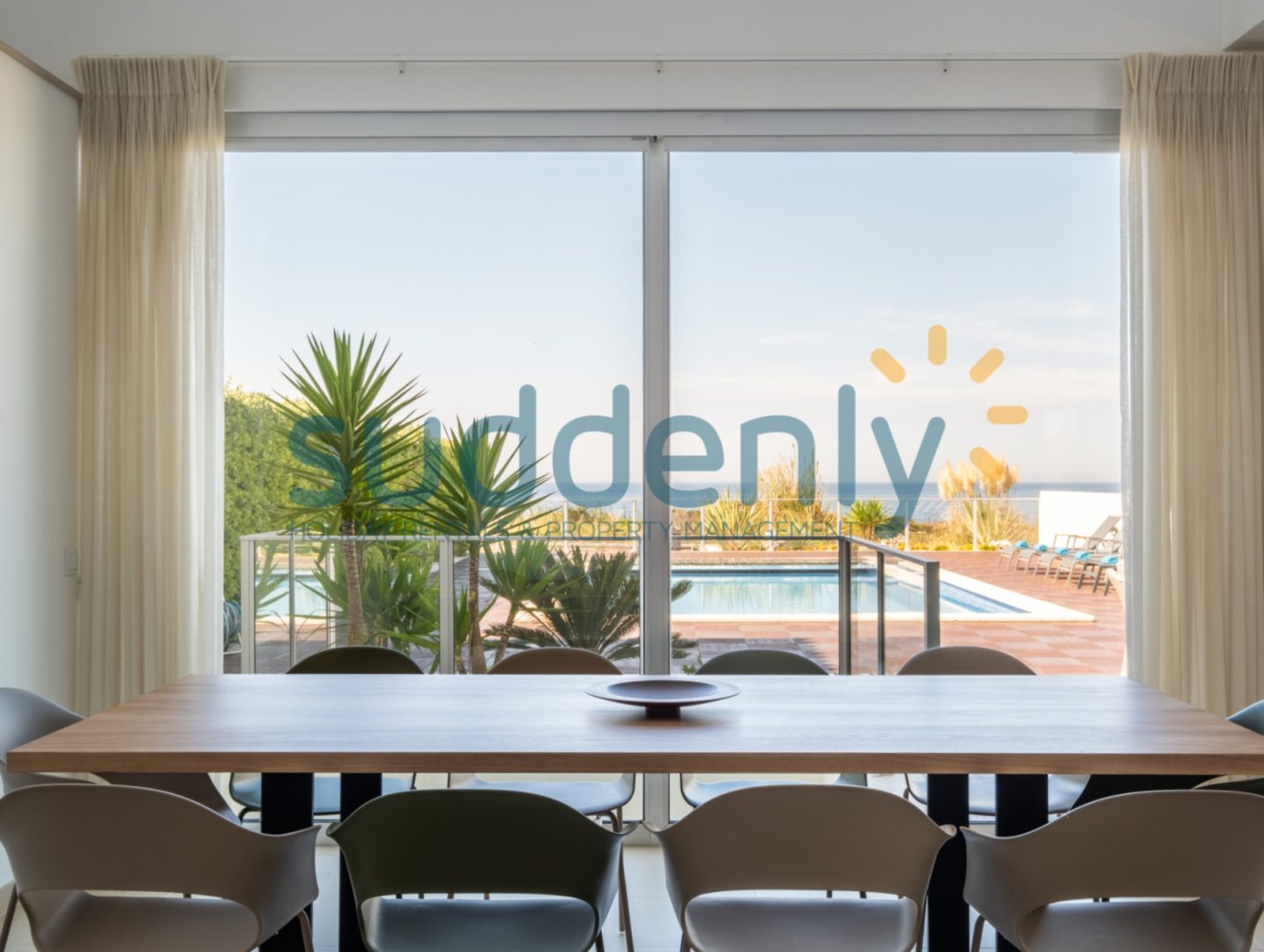 Holiday Rentals in Praia D'El Rey 77