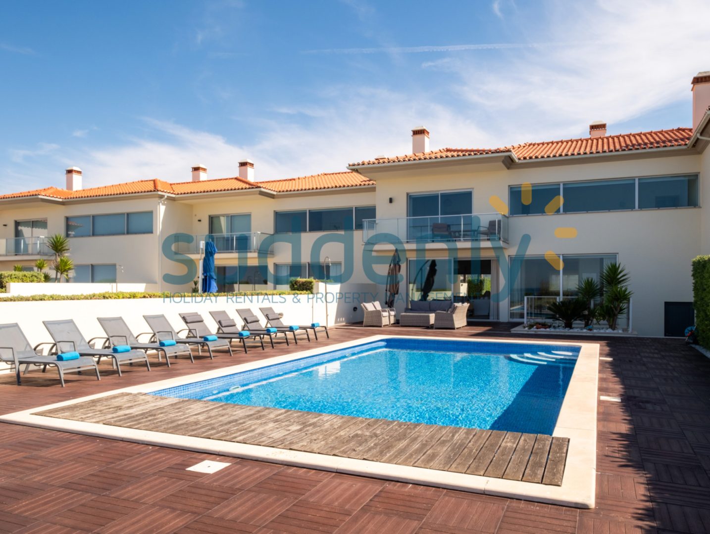 Holiday Rentals in Praia D'El Rey 88