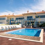 Holiday Rentals in Praia D'El Rey 130