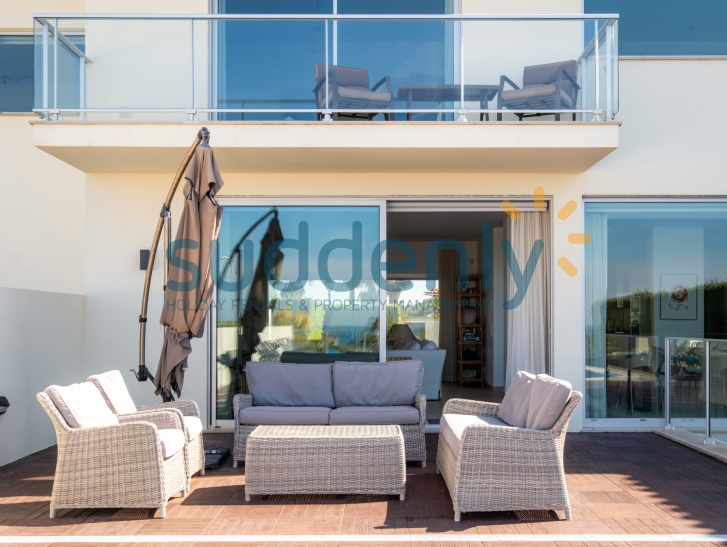 Holiday Rentals in Praia D'El Rey 92