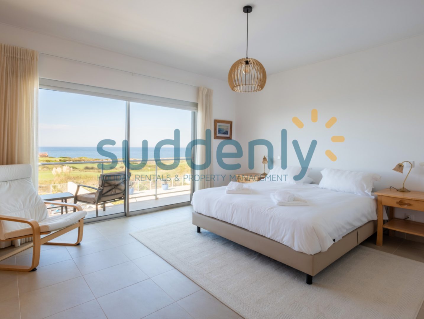 Holiday Rentals in Praia D'El Rey 94