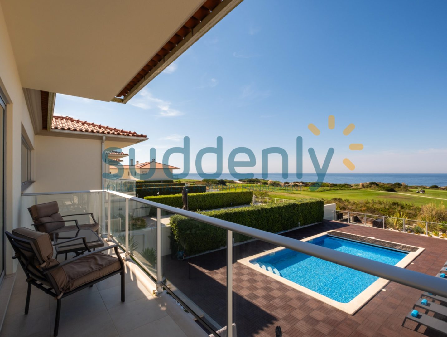 Holiday Rentals in Praia D'El Rey 98