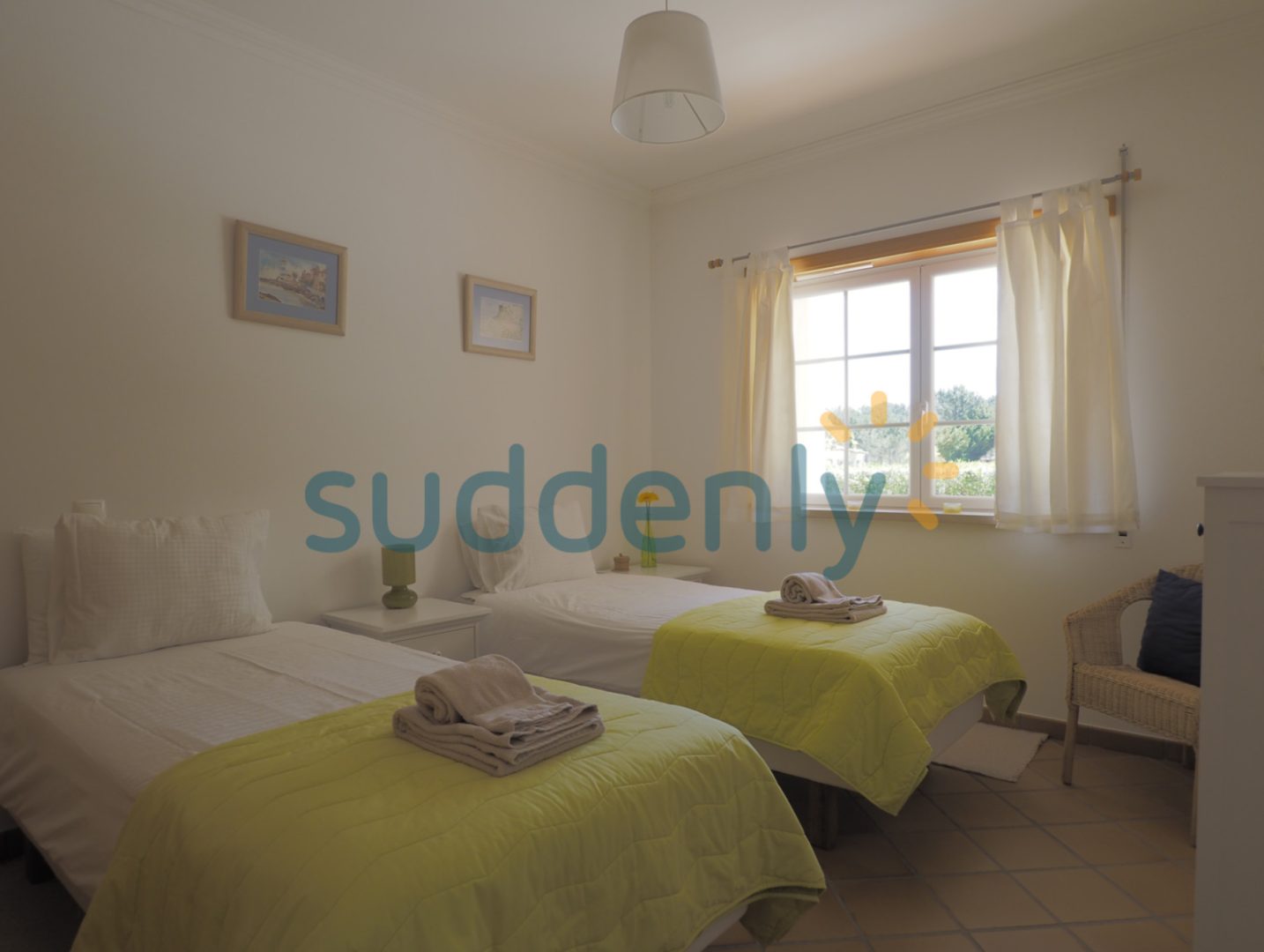 Holiday Rentals in Praia D'El Rey 21