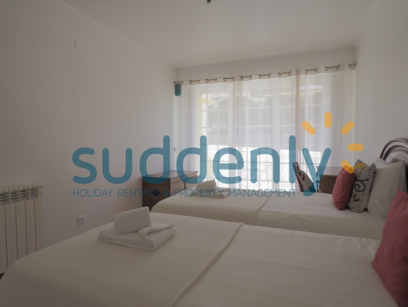 Holiday Rentals in Praia D'El Rey 19