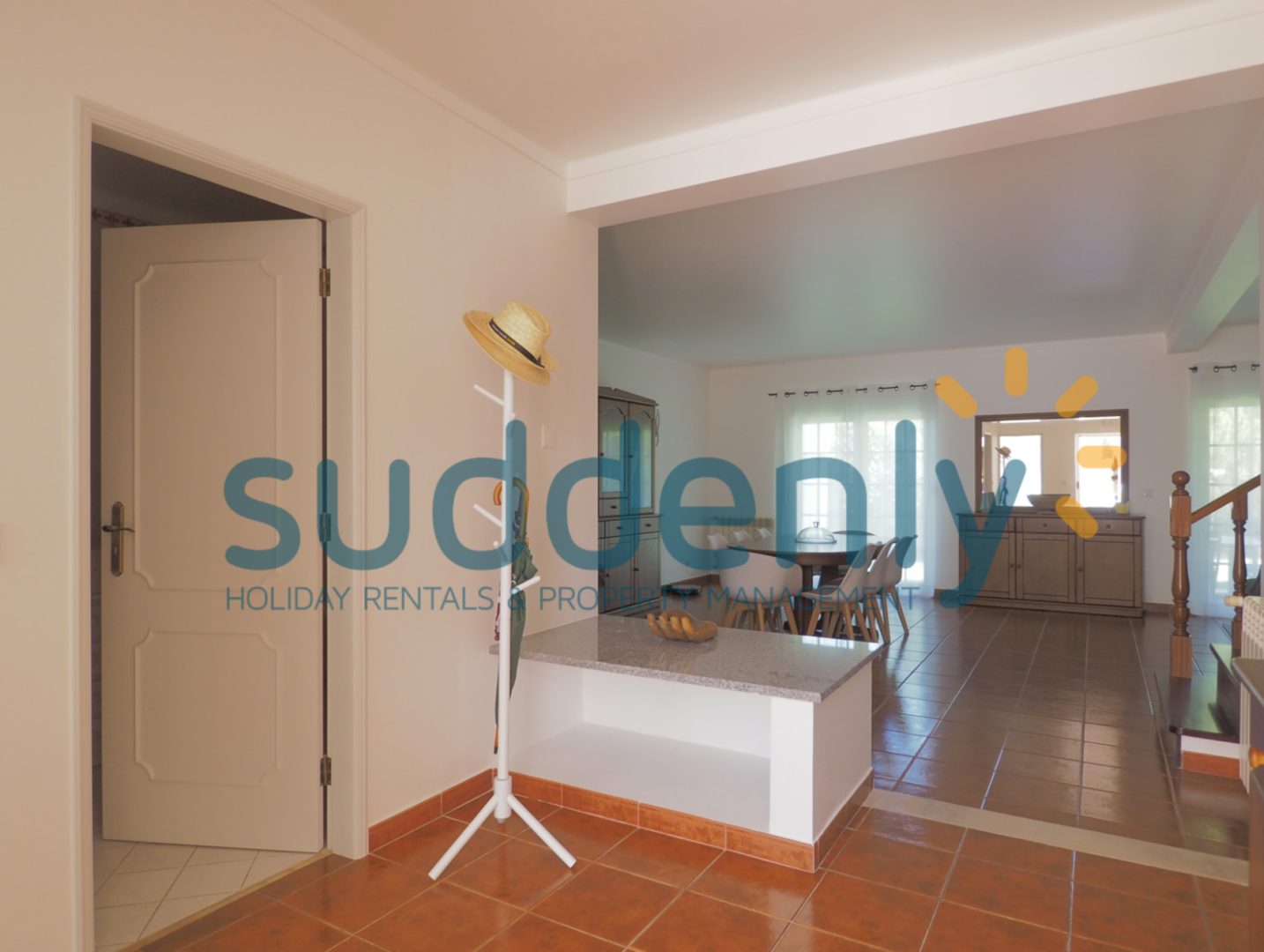 Holiday Rentals in Praia D'El Rey 5
