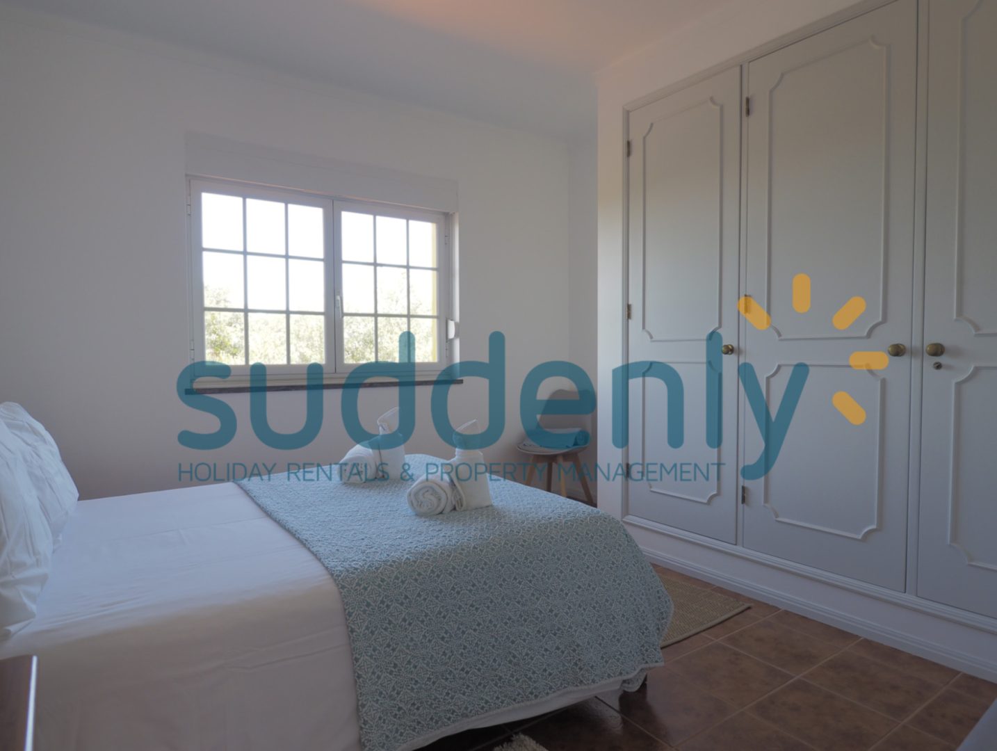 Holiday Rentals in Praia D'El Rey 23