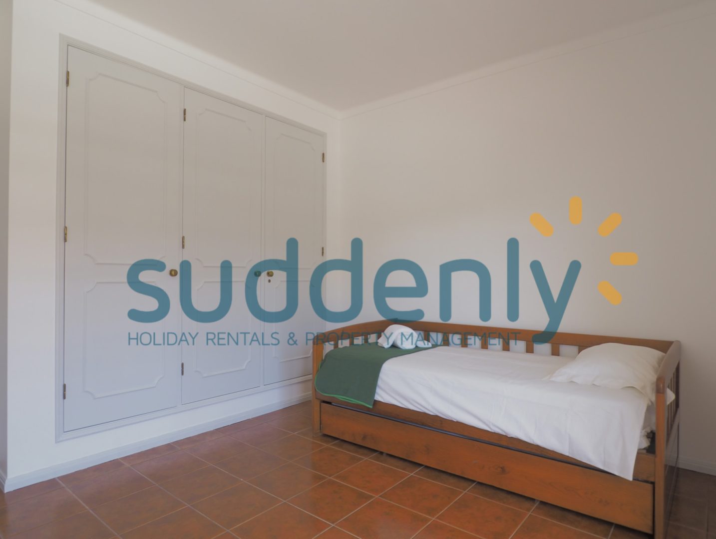Holiday Rentals in Praia D'El Rey 26