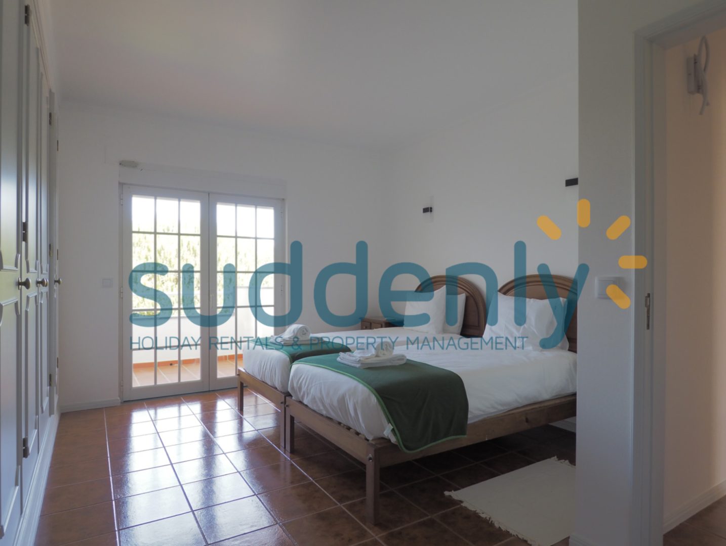 Holiday Rentals in Praia D'El Rey 30