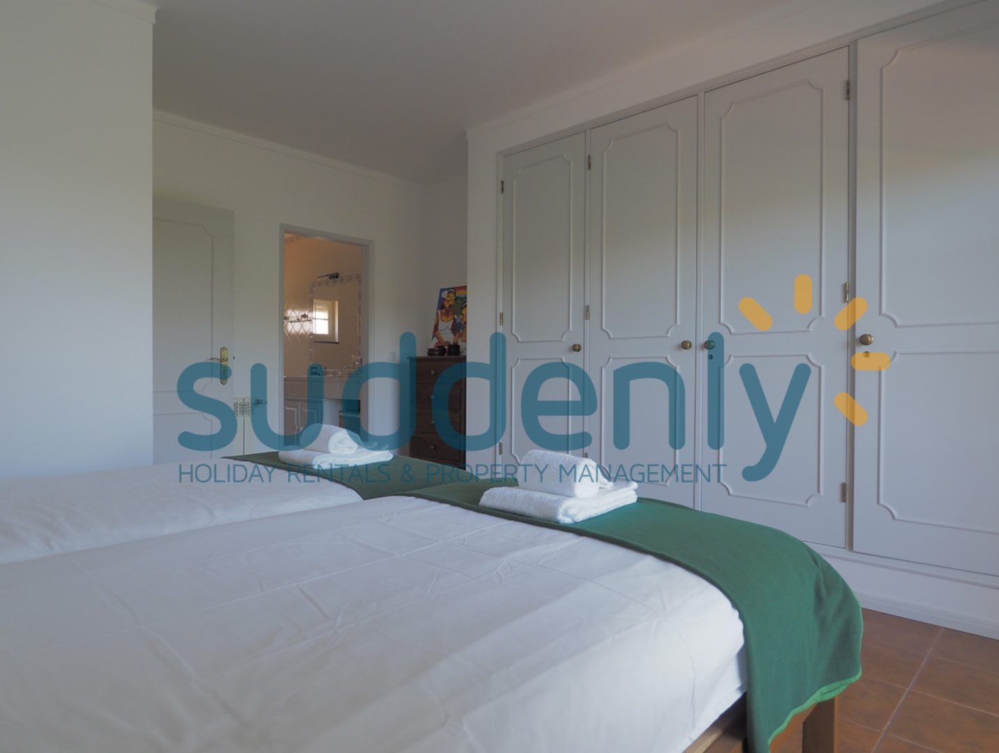 Holiday Rentals in Praia D'El Rey 34