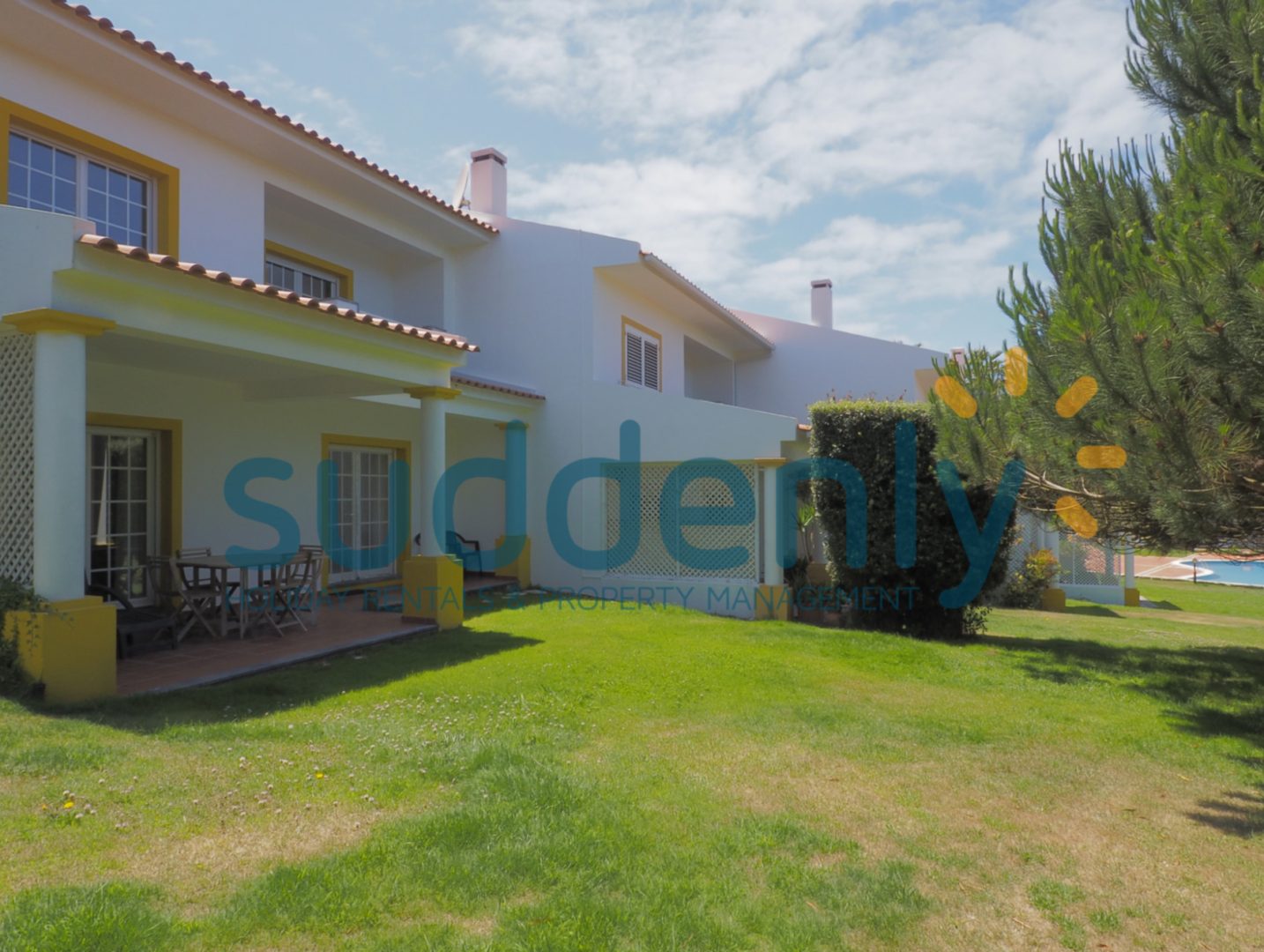 Holiday Rentals in Praia D'El Rey 38