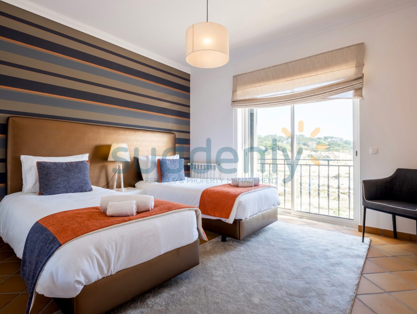 Holiday Rentals in Praia D'El Rey 26