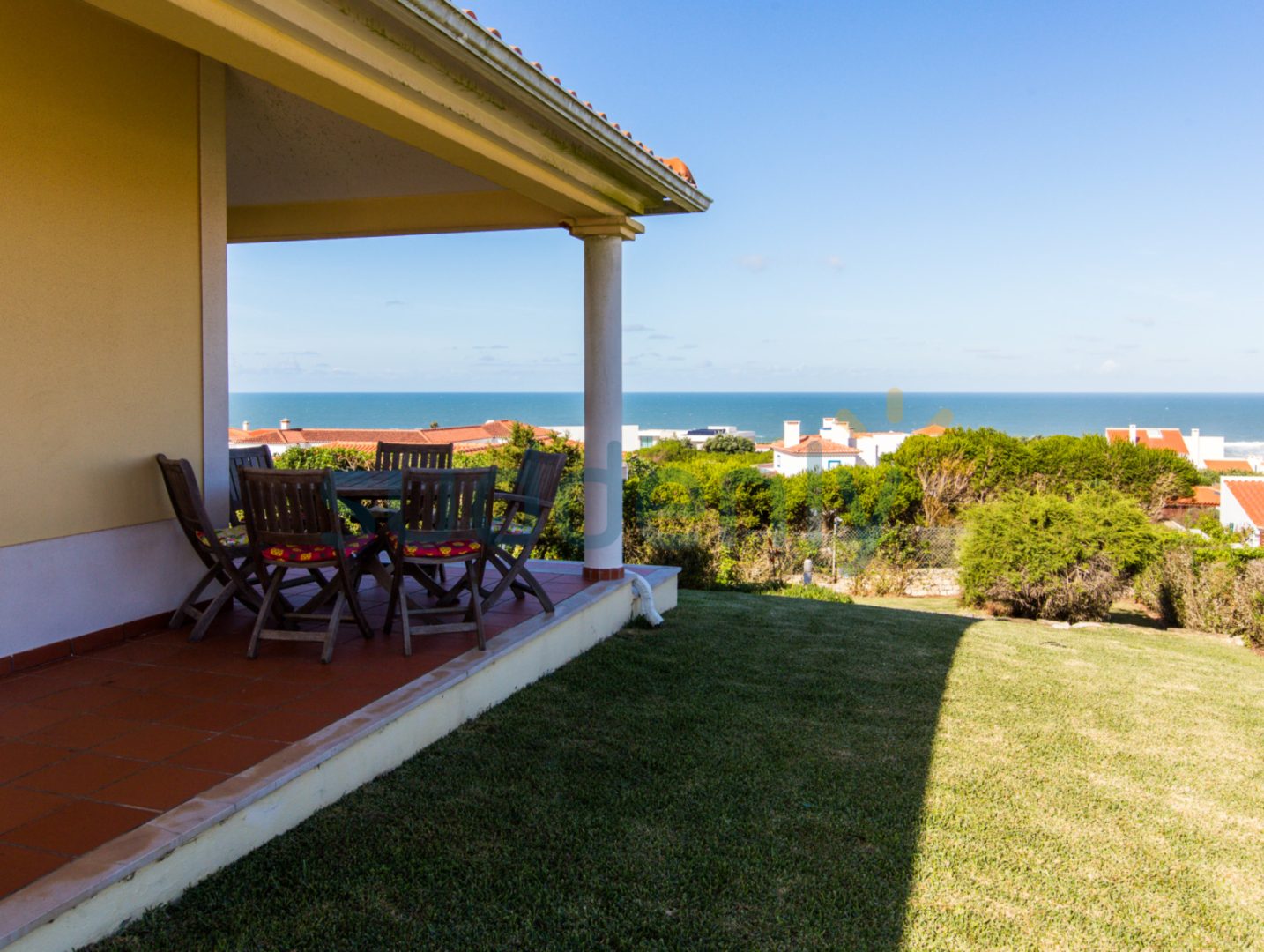 Holiday Rentals in Praia D'El Rey 109